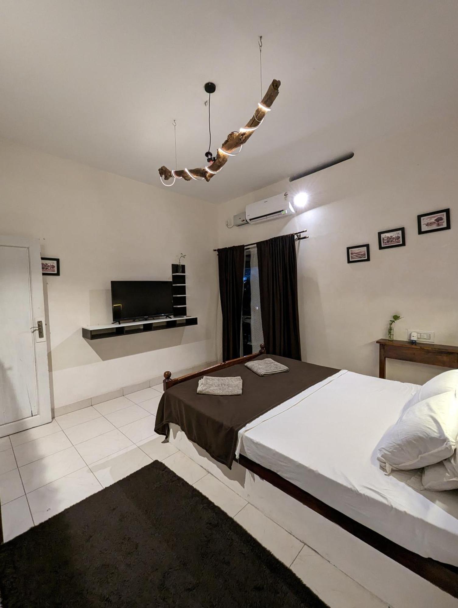 Satta Beach Deluxe فاركَالا الغرفة الصورة