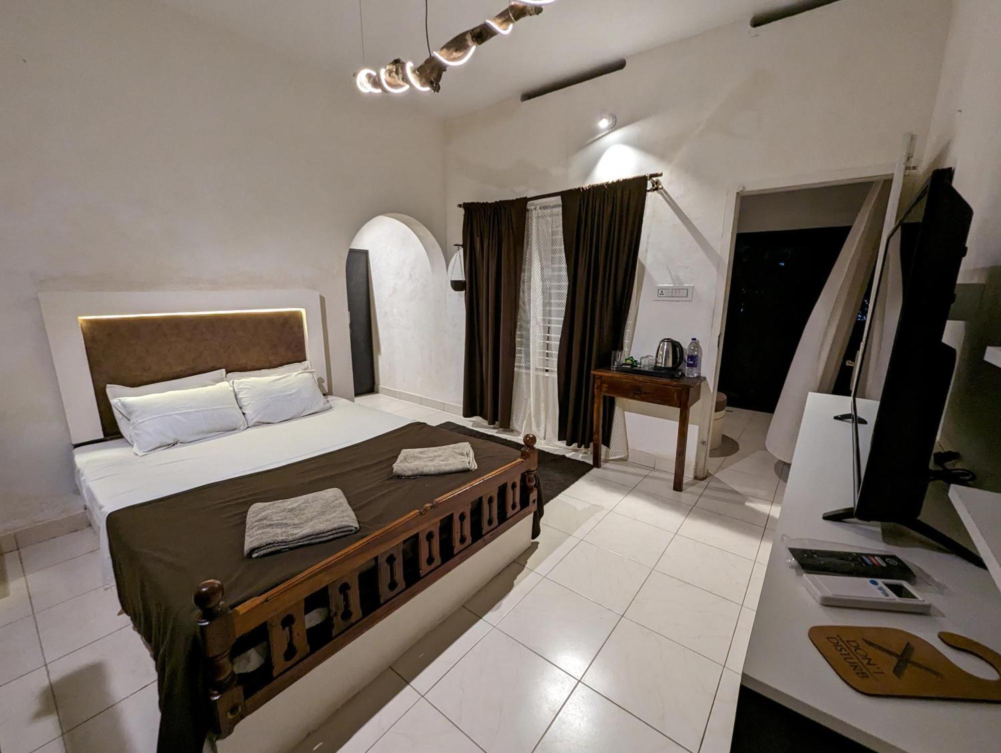 Satta Beach Deluxe فاركَالا الغرفة الصورة