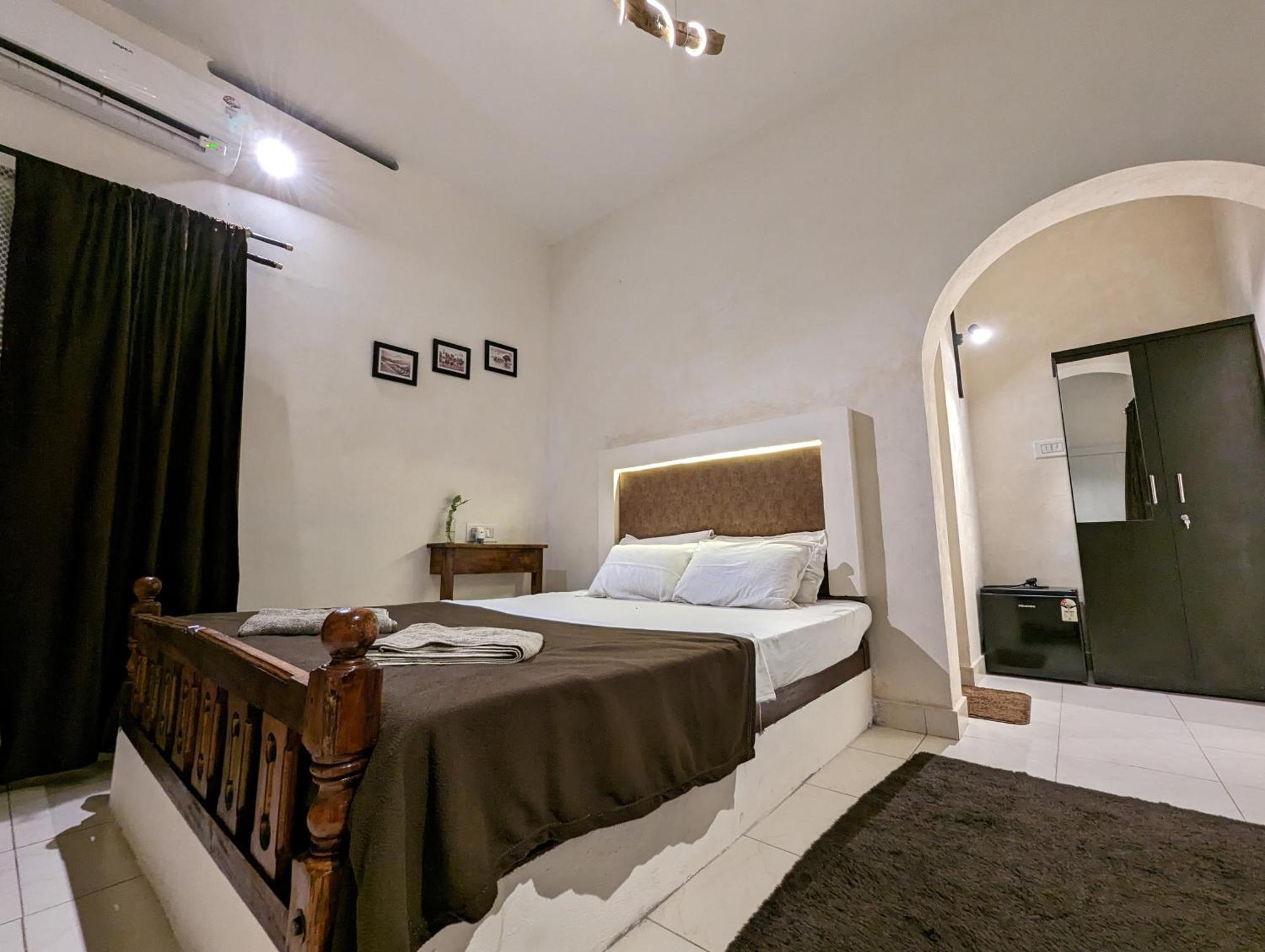 Satta Beach Deluxe فاركَالا الغرفة الصورة